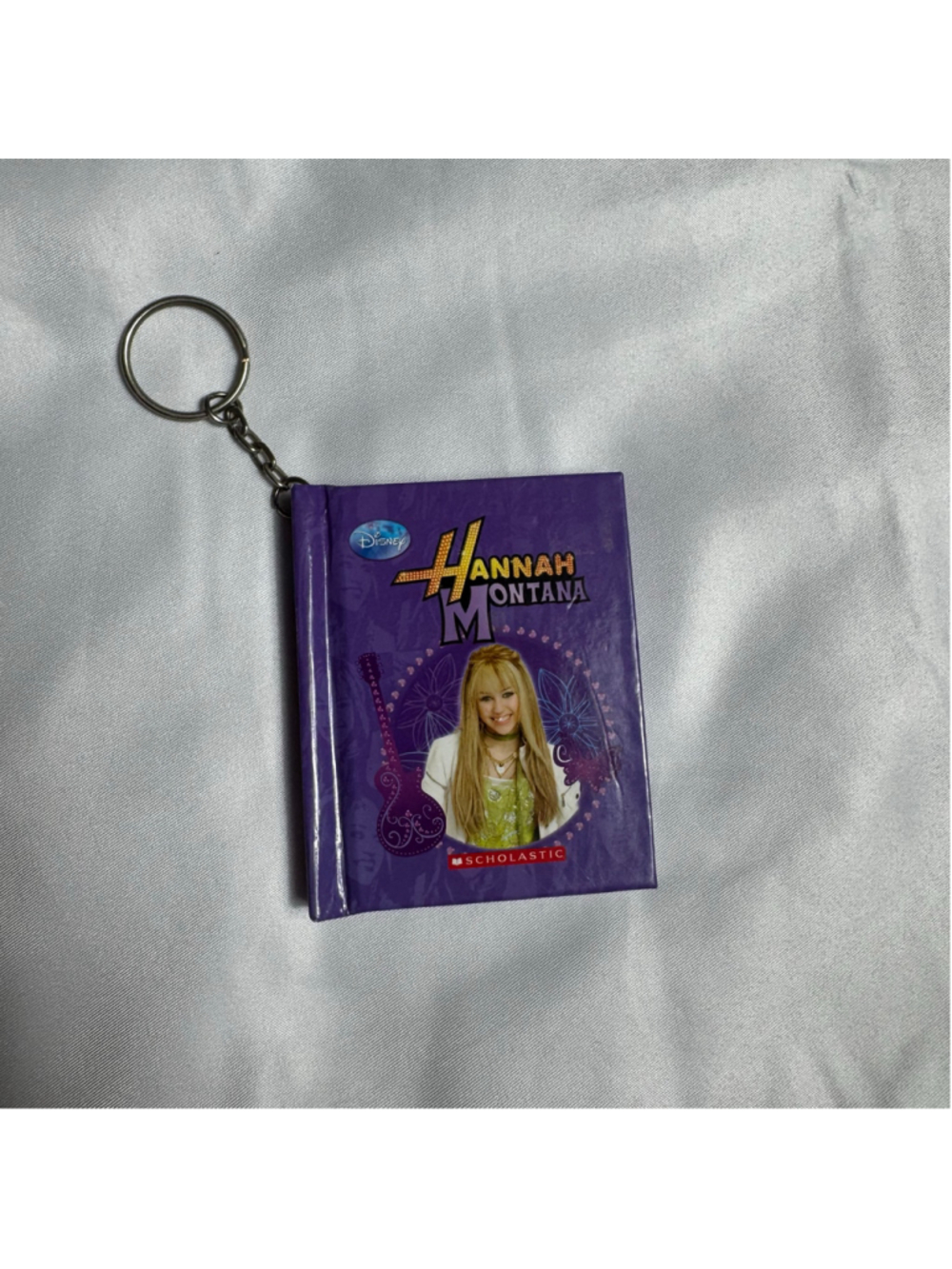 Vintage 2000s Disney Hannah Montana Miley Cyrus Mini Keychain Book Scholastic